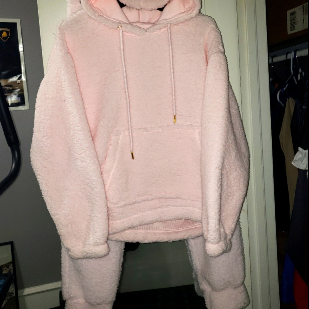 Sherpa pullover and sweatpants